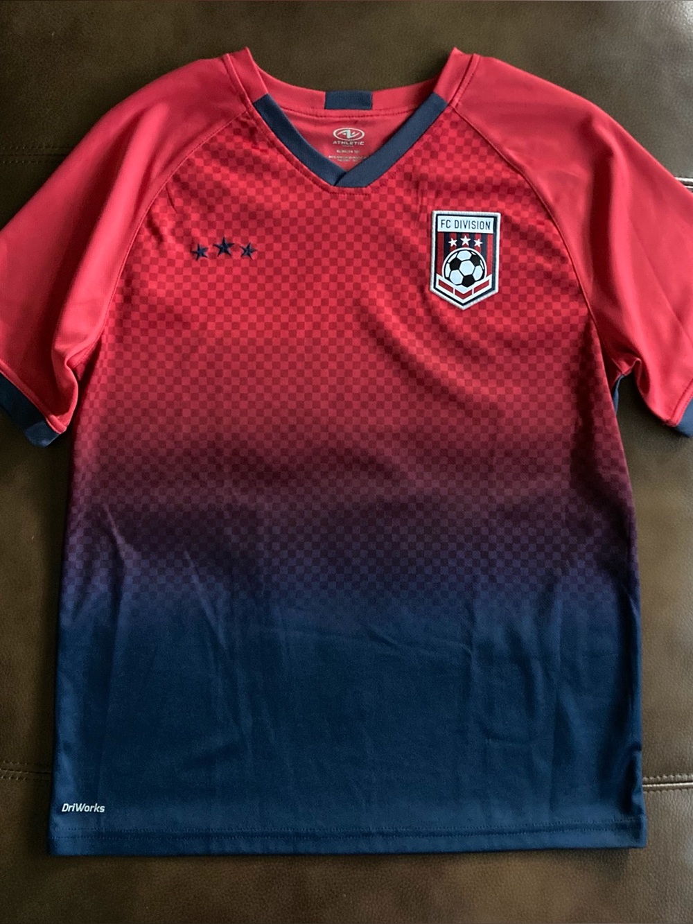 ATHLETIC WORKS DriWorks FC DIVISION Boys XL 14-16 Soccer V-Neck Jersey Red/Navy